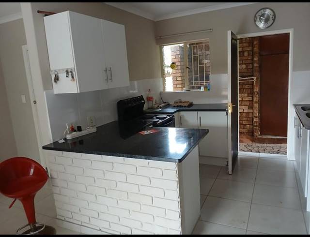 4 BEDROOM HOUSE FOR SALE IN SUIDERBERG